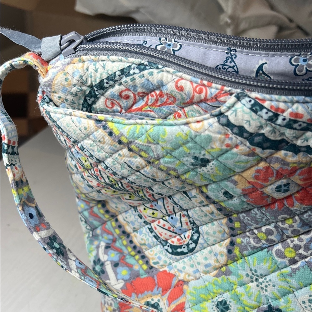 Vera Bradley Paisley Quilted Crossbody Bag D 01 - Picture 2 of 6